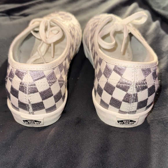 Vans Sneakers Men’s 6.5 Women’s Size 8 Silver & White Checker board Checkered GU - Picture 5 of 13
